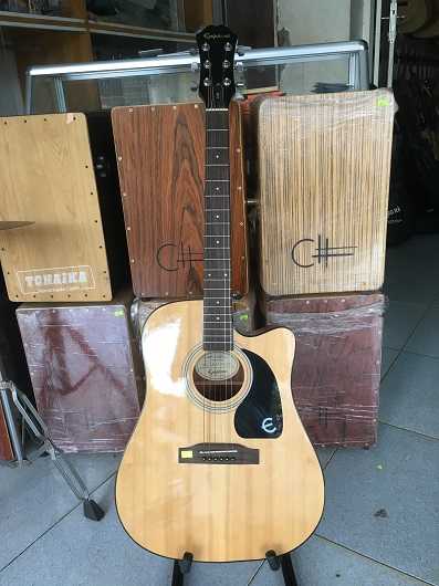 GUITAR D370