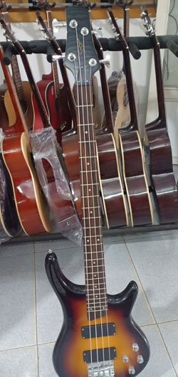 Guitar Bass H370