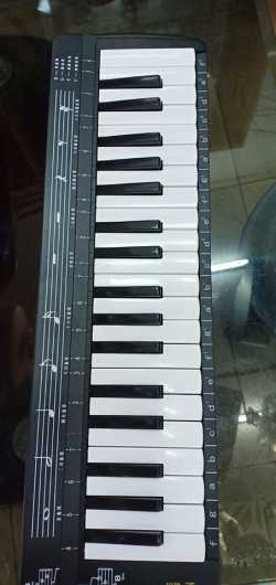 Đàn Melodica 37 phím